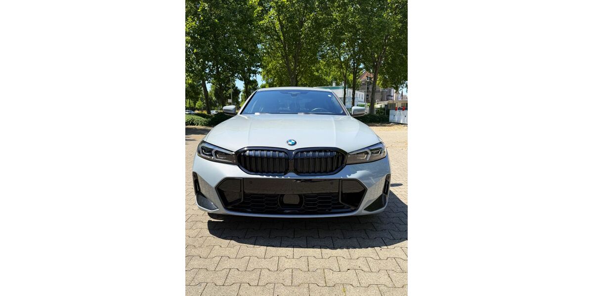 BMW 320 25.675 km 41.999 &euro; Mannheim 68199