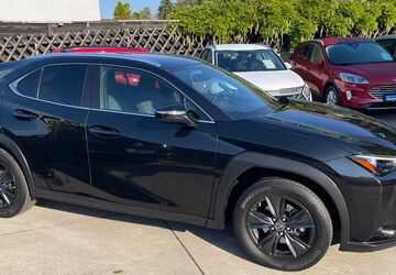 Lexus UX 30.000 km 27.999 &euro; Neuhofen 67141