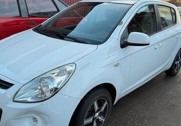 Hyundai i20 105.000 km 2.450 &euro; Hockenheim 68766