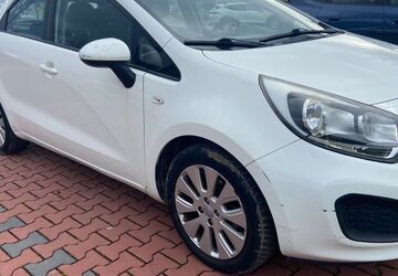 Kia Rio 157.000 km 3.499 &euro; Hockenheim 68766