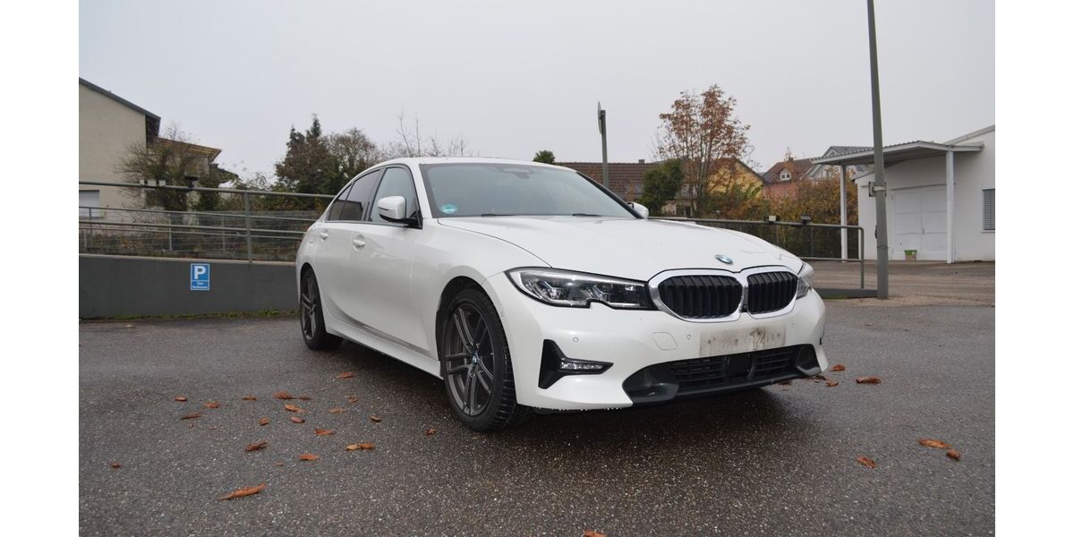 BMW 330 156.843 km 27.499 &euro; Oberhausen-Rheinhausen 68794