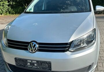 VW Touran 110.600 km 9.900 &euro; Bensheim 64625
