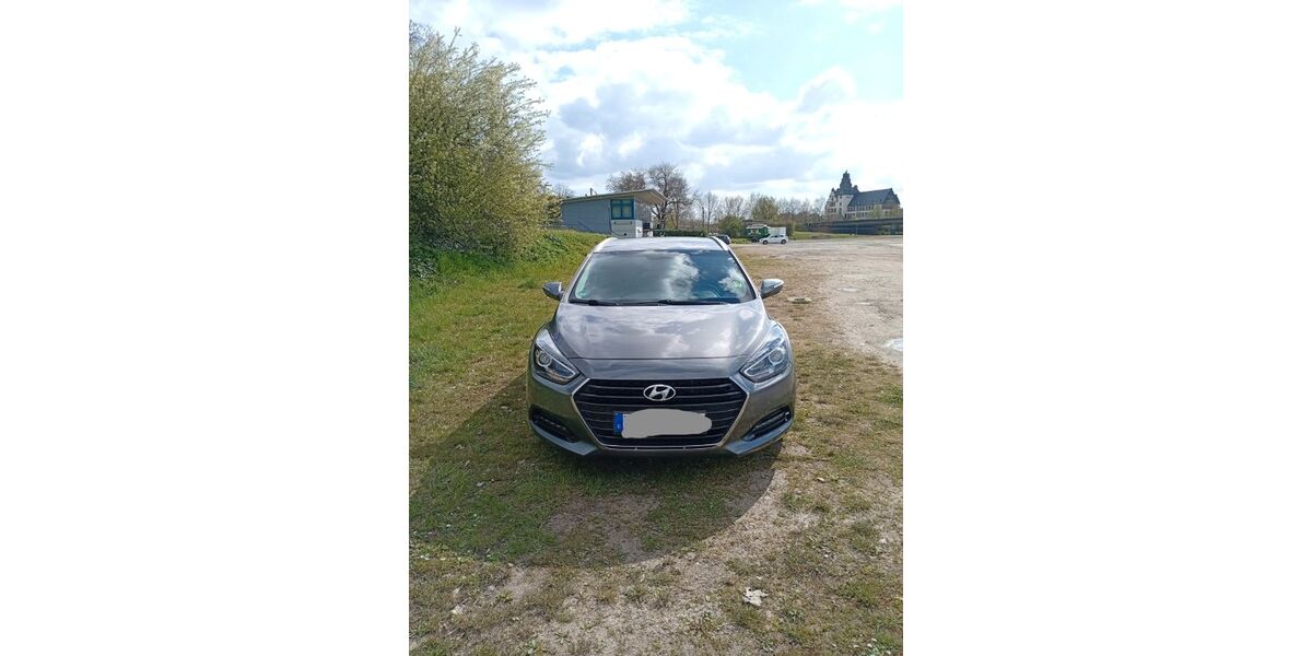 Hyundai i40 88.230 km 12.700 &euro; Worms 67549