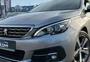 Peugeot 308 81.000 km 13.990 &euro; Mannheim 68309