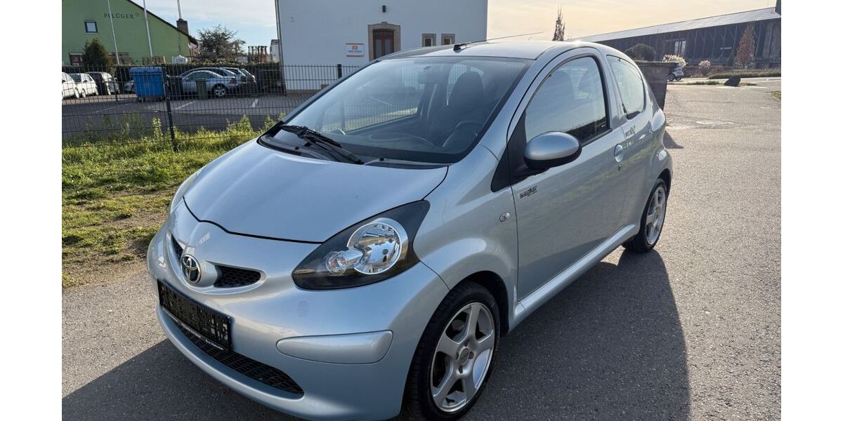 Toyota Aygo (X) 111.000 km 3.500 &euro; Bad Dürkheim 67098