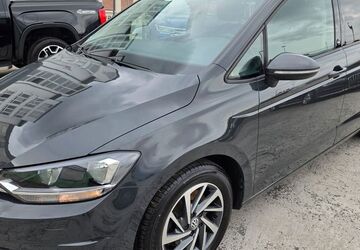 VW Touran 105.000 km 15.690 &euro; Mannheim 68159