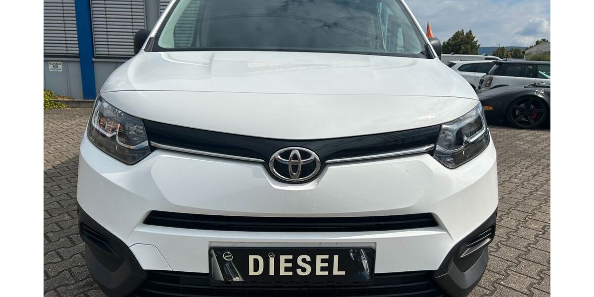 Toyota Proace (Verso) 147.000 km 12.299 &euro; Sandhausen 69207