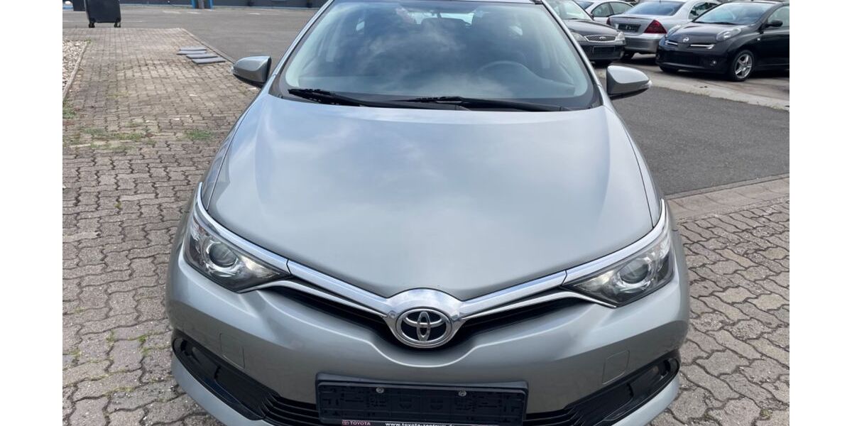 Toyota Auris 152.200 km 7.999 &euro; Speyer 67346