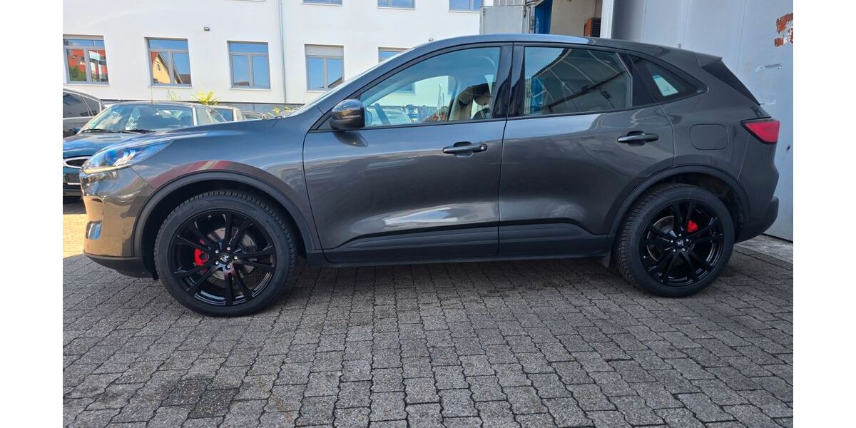 Ford Kuga 151.000 km 17.500 &euro; WIESLOCH 69168