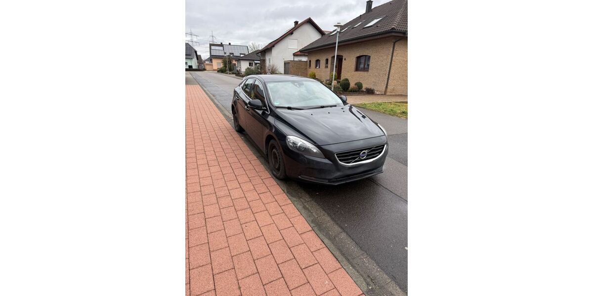 Volvo V40 202.000 km 9.190 &euro; Oberhausen 68794