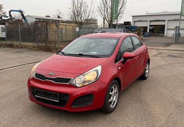 Kia Rio 124.000 km 3.300 &euro; Worms 67547